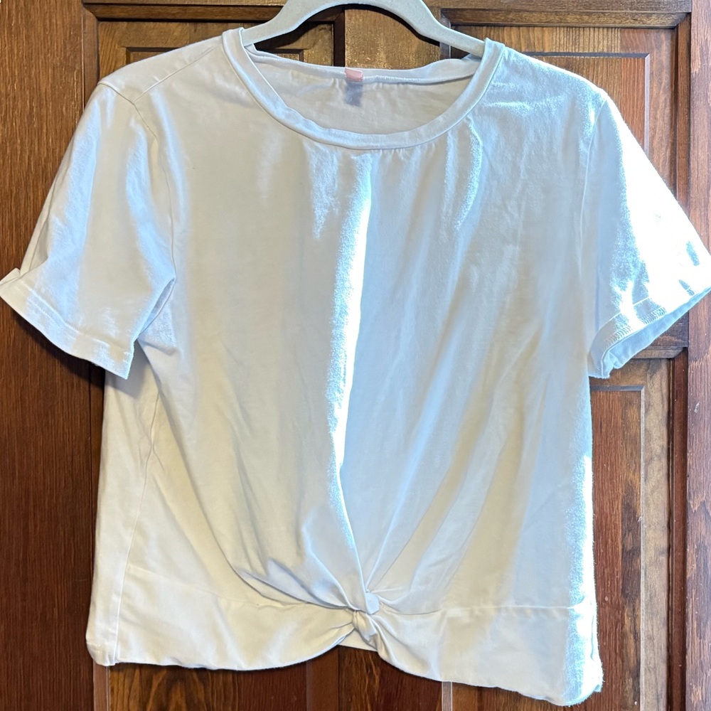 JS Boutique White Twist Front Tee